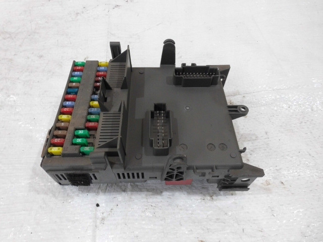 Pojistková skříňka IV 2.0 DCI BSM UPC 8200371614 8200371614 Renault