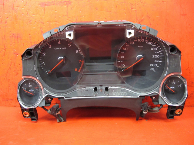 Přístrojová deska Audi 4E0920900EX