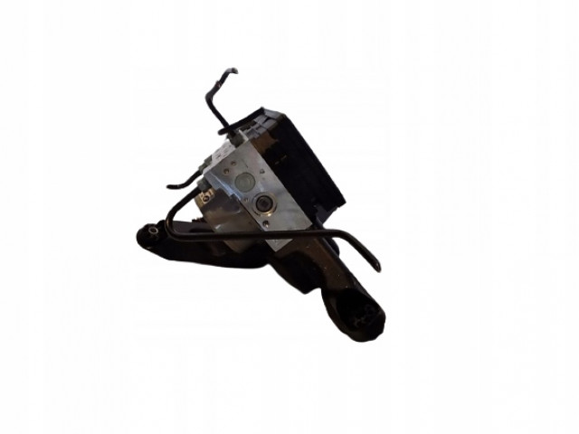 BMW X1 F48 Hlavní brzdový válec ABS 6891409