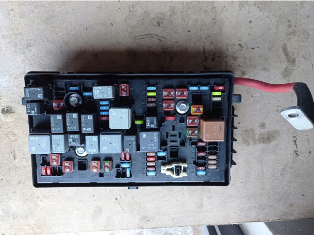 Pojistková skříňka Opel OE 13222782