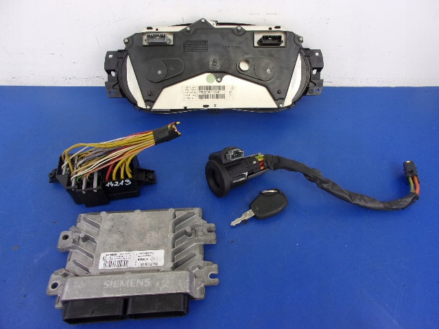 Logan 1.4 комплект start замок зажигания блок управления 8200326380 8200483732, Dacia