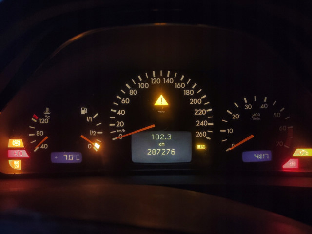 Přístrojová deska Mercedes-Benz A2105401611, 2105401611