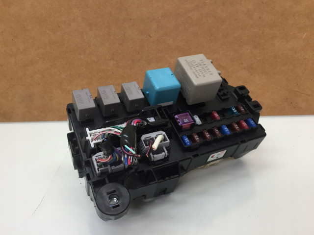 Daihatsu terios ii 06- блок предохранителей модуль bsi 85980-B1010