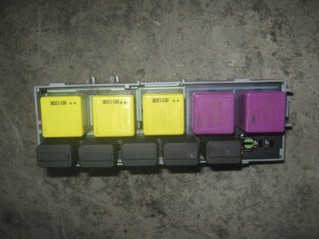 Pojistková skříňka Opel Meriva 1,4 b 05 r 13170898