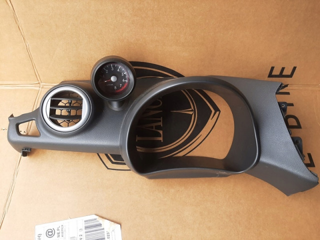 Přístrojová deska Suzuki