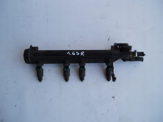 Топливная рампа golf 4 audi a3 8l 1.6 sr 06A133317A Volkswagen