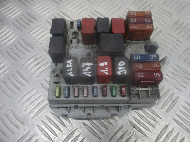 Блок предохранителей alfa romeo 147 1.9 jtd 46558760, 192A5000
