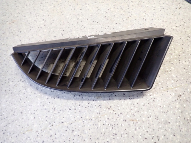 MITSUBISHI COLT 03-09 Решетка KRATA WLOTU ВОЗДУХА