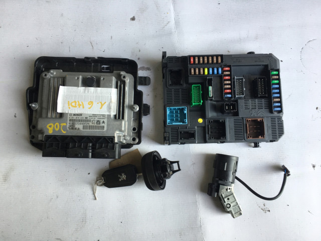 Блок управления модуль управления bsi комплект peugeot 208 1.6 ehdi  9678355980, 9678818280 9678355980 Bosch 
