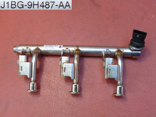 Vstřikovací lišta AA5E-9F972-BA, AA5E9F972BA 0261555272 Bosch pro benzínový motor