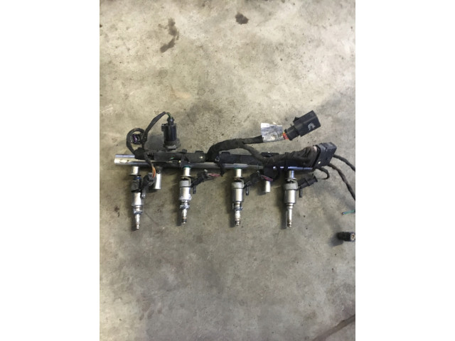 Vstřikovací lišta 06K133317G 06K133317G Volkswagen pro benzínový motor