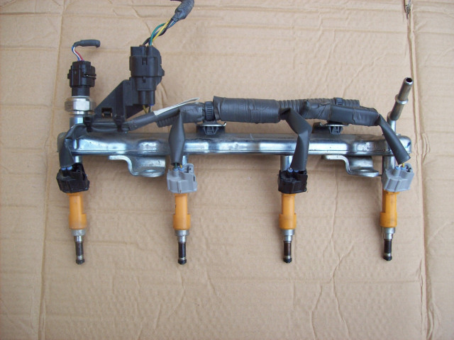 Vstřikovač 23250-36020 Lexus pro benzínový motor