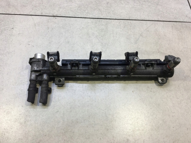 Vstřikovací lišta 036133319, 036971824 SEAT pro benzínový motor