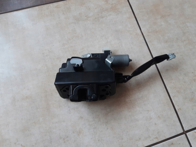 Zámek zadních dveří Toyota