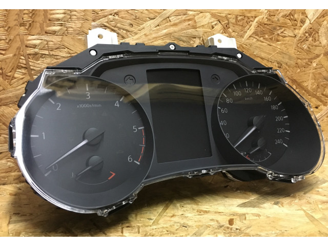 Přístrojová deska  Nissan      