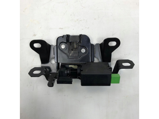 ZAMEK TYLNEJ ЗАСЛОНКИ BAGAŻNIKA ЗАДН. C70 II C30 30784739 Volvo