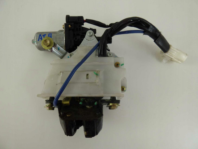 Zámek zadních dveří Lexus