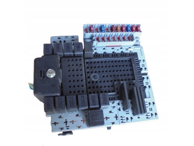 Блок предохранителей volvo s60 i 2.3b 250km 01r
