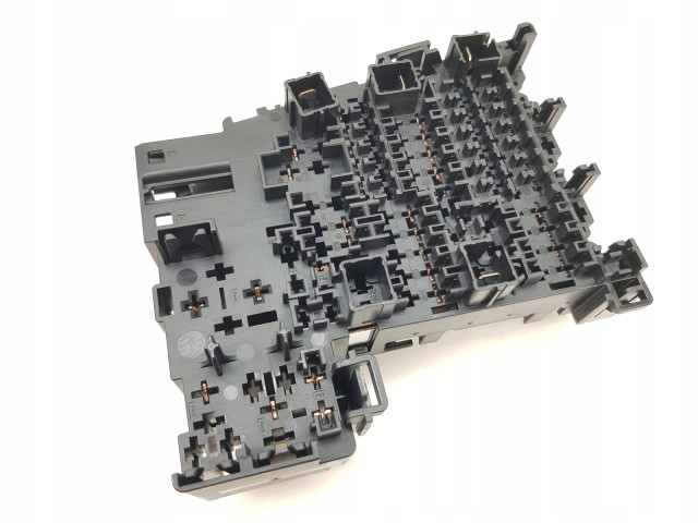  блок предохранителей vw golf vii 5q0937615c   5Q0937615B Volkswagen      