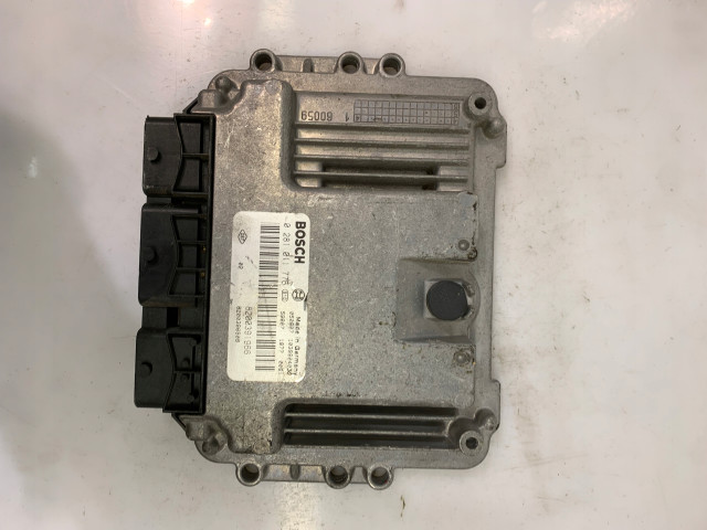 БЛОК УПРАВЛЕНИЯ ДВИГАТЕЛЕМ RENAULT 0281011776 8200391966 8200391966, Bosch