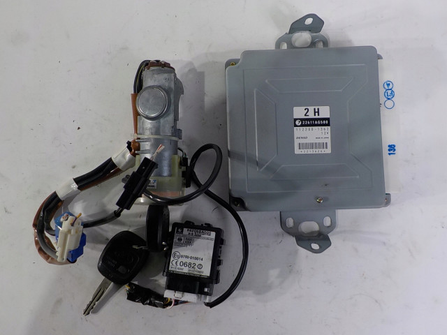 Subaru forester sg 2.0t комплект зажигания 22611ag580 22611AG580, 88205SA000