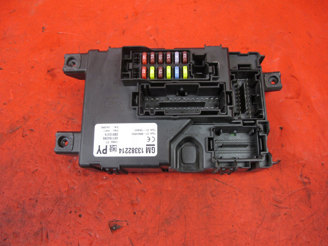 Pojistková skříňka OPEL D 1.3 CDTI 13382214