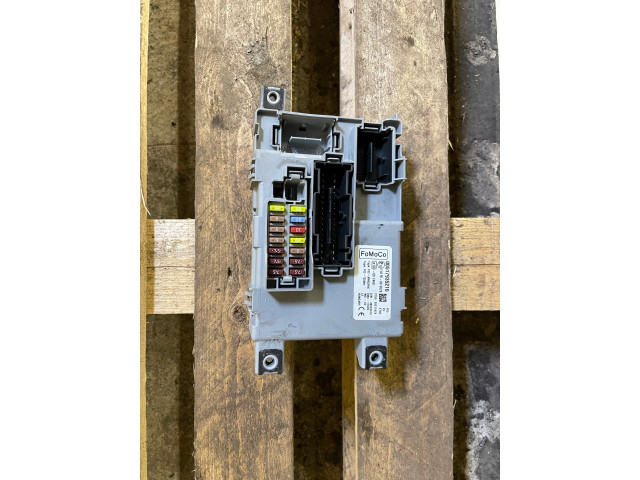 Ford ka ii блок предохранителей 00517935210          