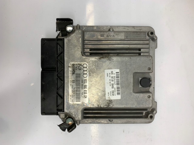 БЛОК УПРАВЛЕНИЯ ДВИГАТЕЛЕМ VAG 03G906016GN 0281012113  03G906016GN,   Bosch 