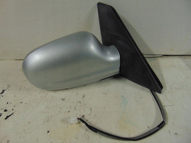 Зеркало правое daihatsu sirion i 3pin s28 eu