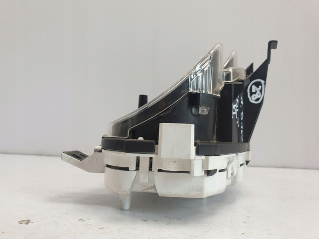 Mitsubishi colt vi z30 1.5 16v панель приборов спидометр euro