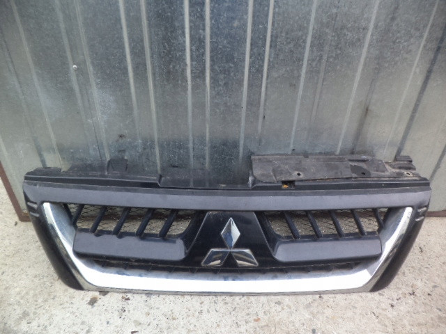 PAJERO III grill Решетка chłodnicy JASŁO Mitsubishi