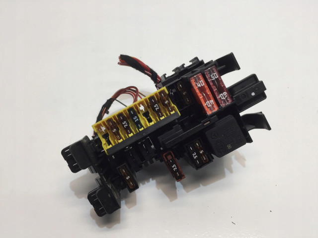 Pojistková skříňka GLC X253 2.2 CDI A2059067200 Mercedes-Benz