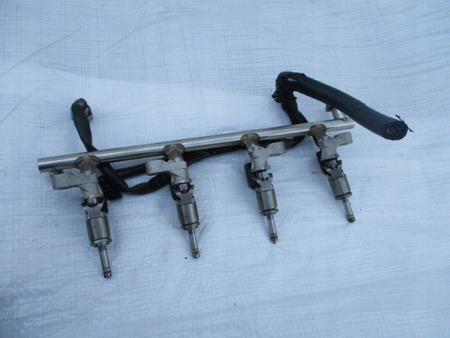 Mazda 3 6 gj iii cx3 cx5 2.0 b топливная рампа PE0113250C, PE0113250B