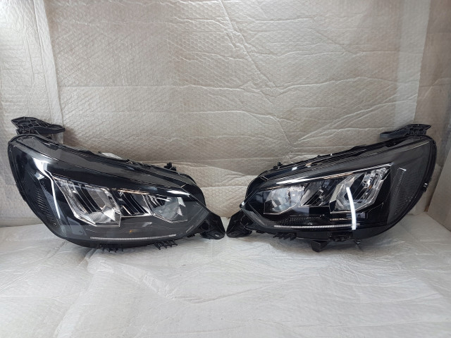 Přední světlo 9833036180, 9833036380 Peugeot