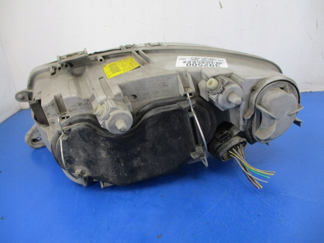 Alfa romeo 147 i reflektor правое lampa