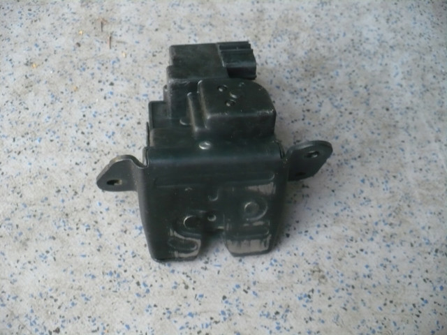 Zámek zadních dveří Kia