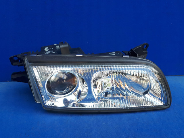 Mazda xedos 9 93-00 1993- reflektor lampa правая prawe