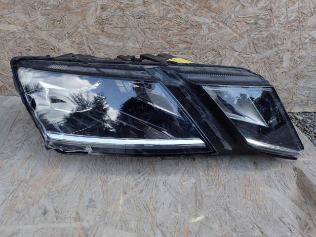 Lampa правая  led skoda octavia 3 iii 5e  prawe 