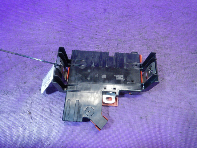 Pojistková skříňka BMW F10 F11 2,0    9240490  V4, 9240490     