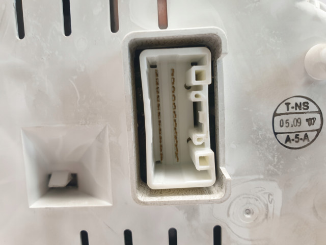 Mitsubishi colt vi z30 1.5 16v панель приборов спидометр euro