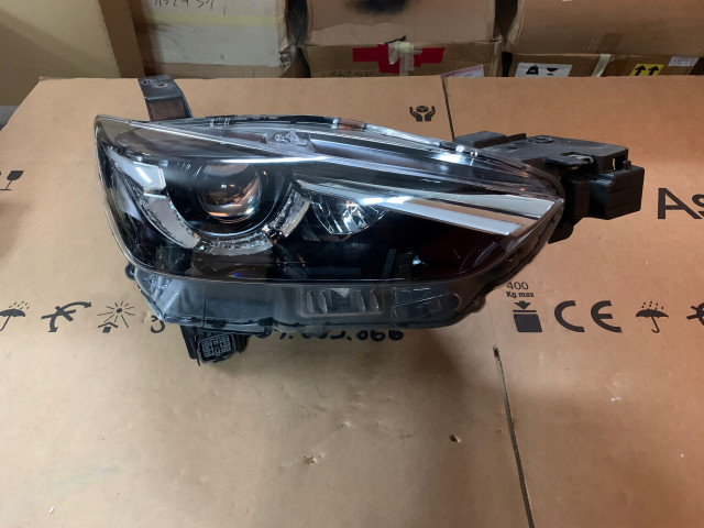 Přední světlo D10E-51030, D10E51030 D10E-51030 Mazda