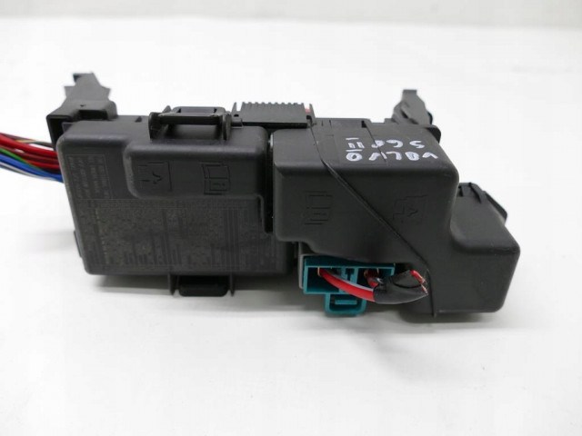 Volvo v xc s60 ii 2.0 d3 блок предохранителей  DPN13800159HWB DPN13800159HWB       