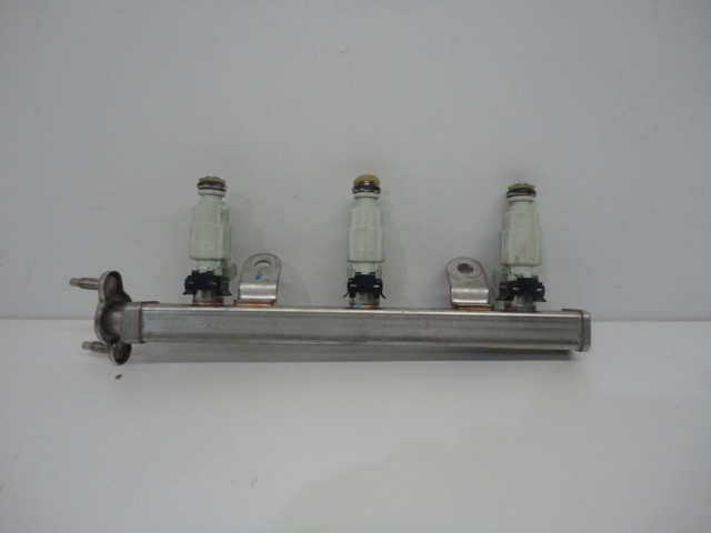 Vstřikovací lišta 35350-04900 Kia pro benzínový motor