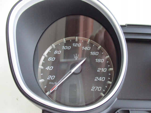Панель приборов спидометр maserati levante 670105580