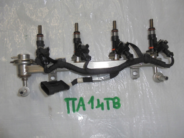 Vstřikovací lišta  028015822, 0280158224  Bosch      pro benzínový motor