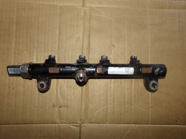 Топливная рампа 6640700195 ssangyong kyron 2.0 xd    Delphi   