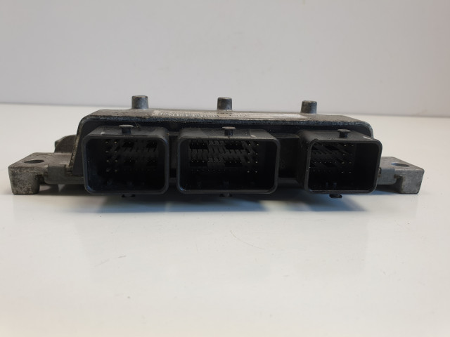 Fiesta mk7 vii 1.6 16v блок управления двигателем блок управления S180047004I, 8V21-12A650-VG Continental