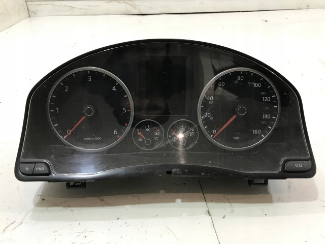 Přístrojová deska Volkswagen 5N0920970D, 138.000KM