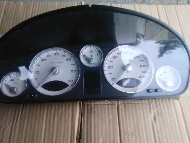 Панель приборов спидометр peugeot 607  2.7 hdi   8649507580, 9649507580  Siemens        