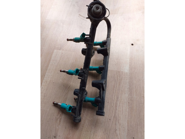 Vstřikovač 23250-0P010 Toyota pro benzínový motor